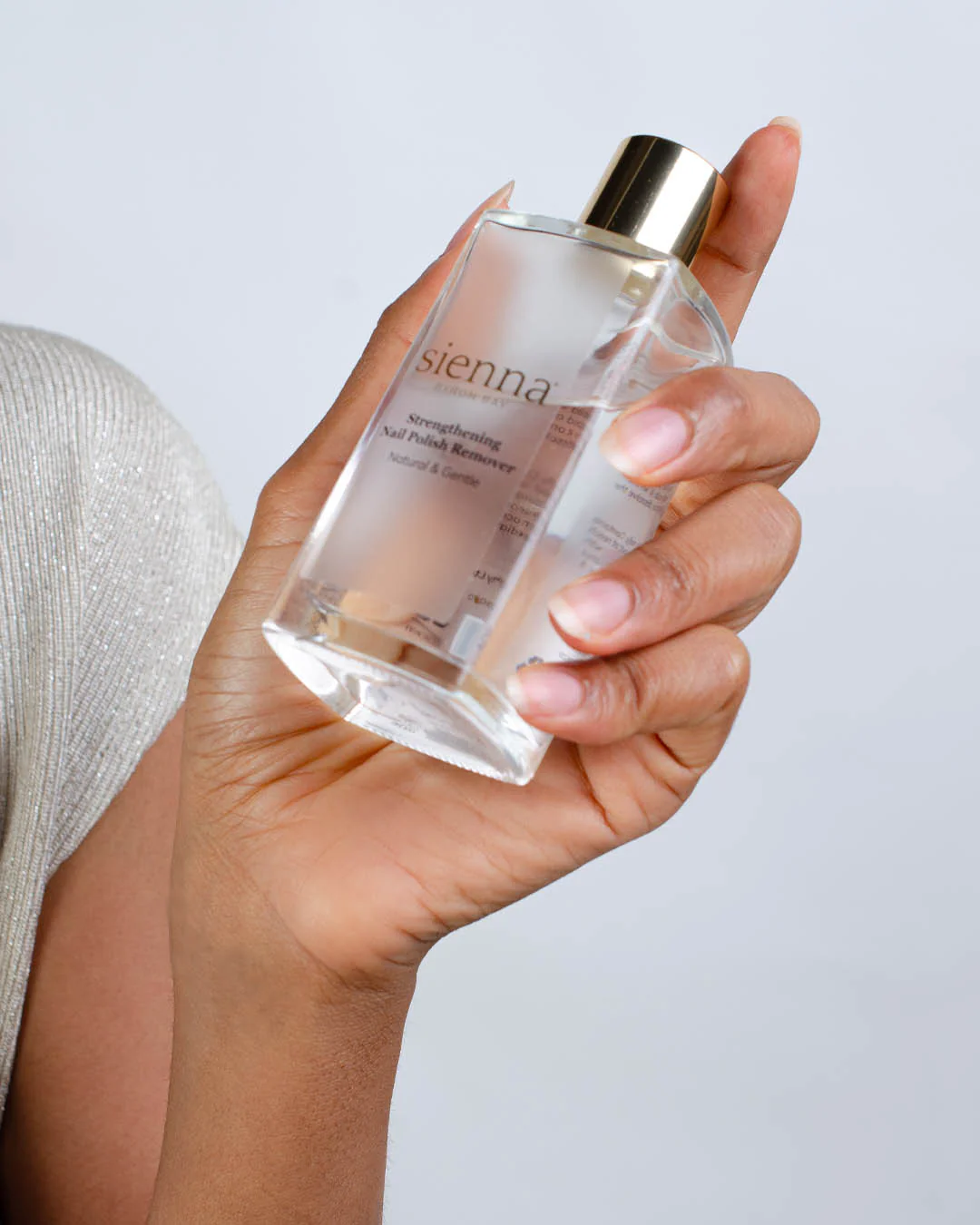Strengthening Nail Polish Remover - Image 3